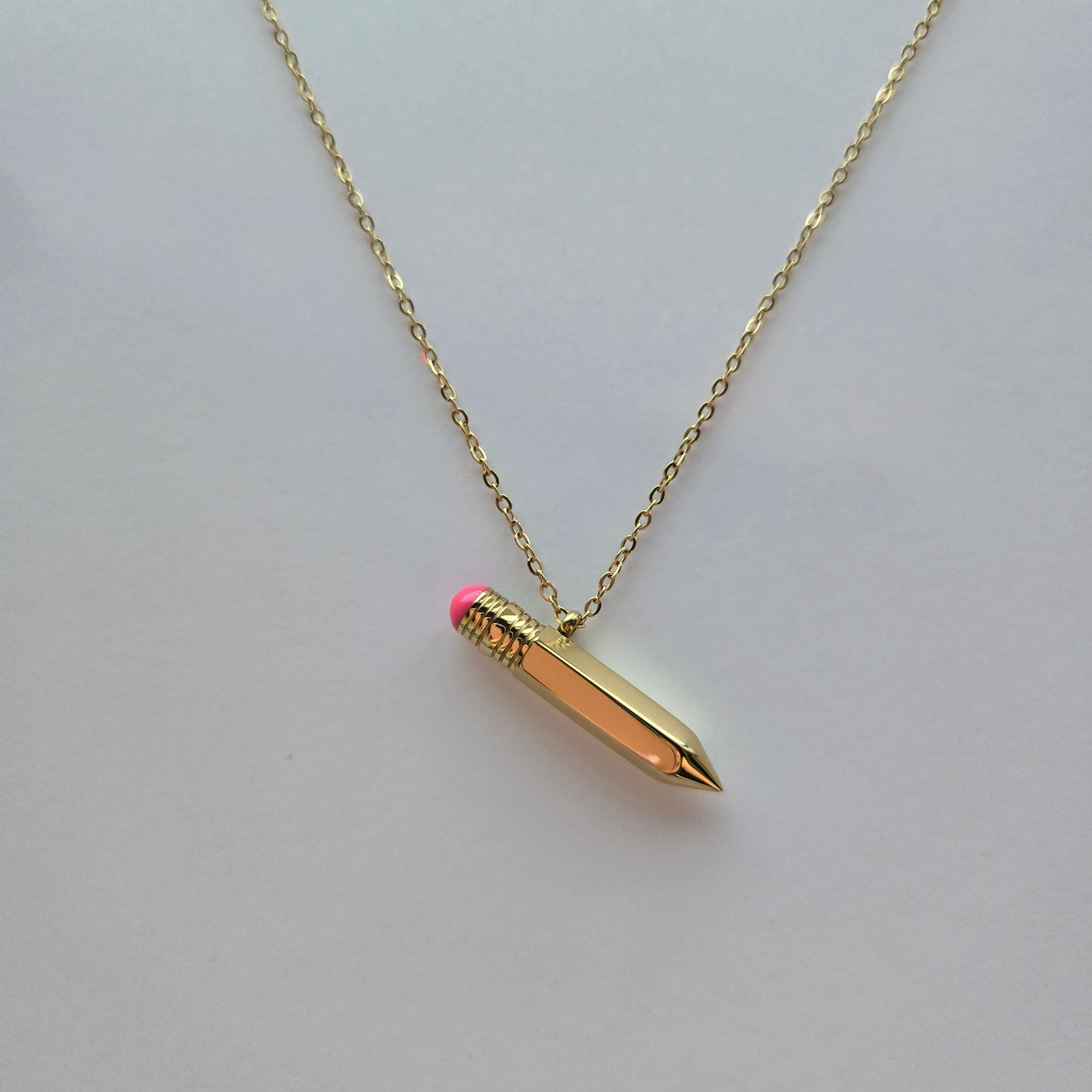Cadena con colgante de Lápiz