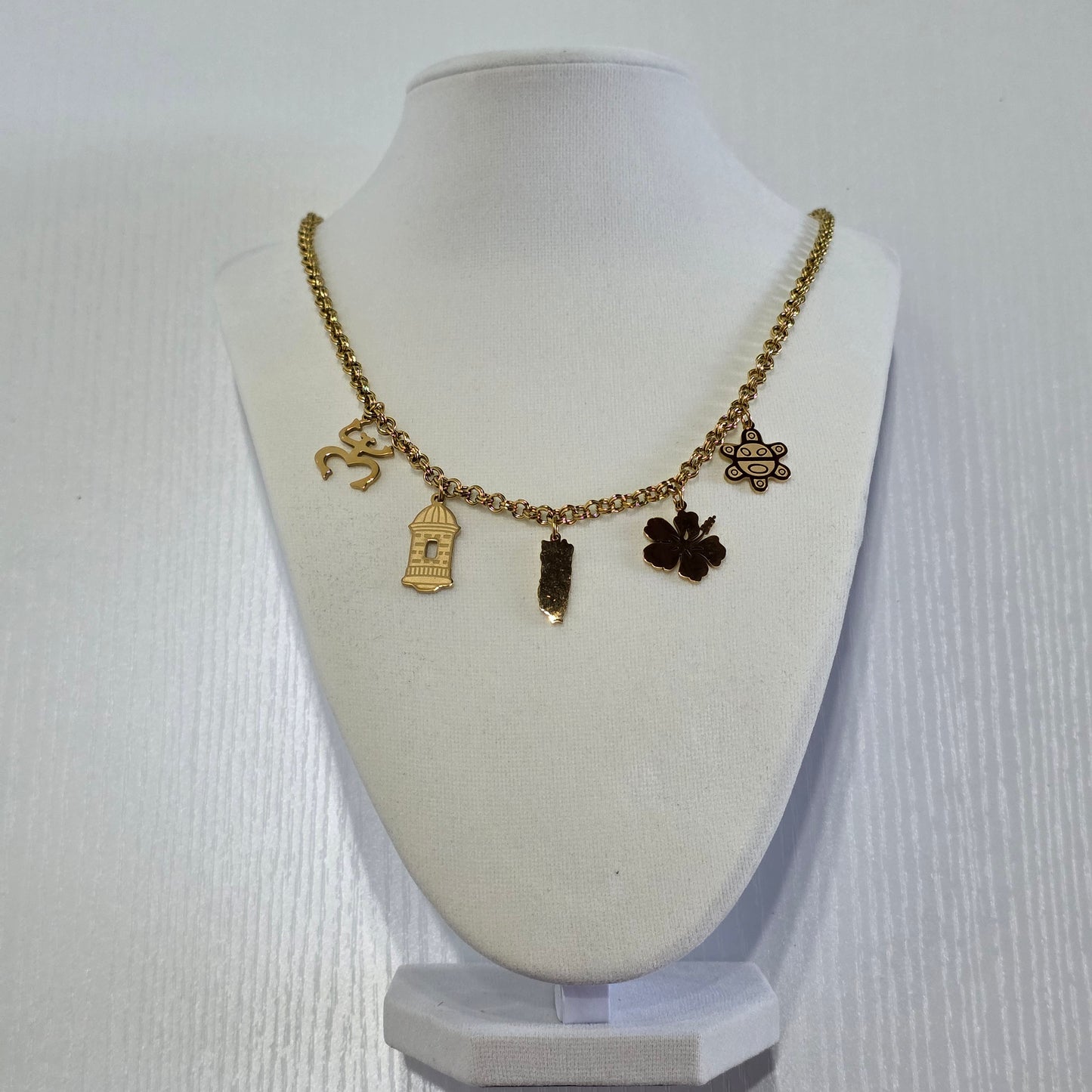 Collar Boricua con Dijes – Edición Especial Puerto Rico ✨