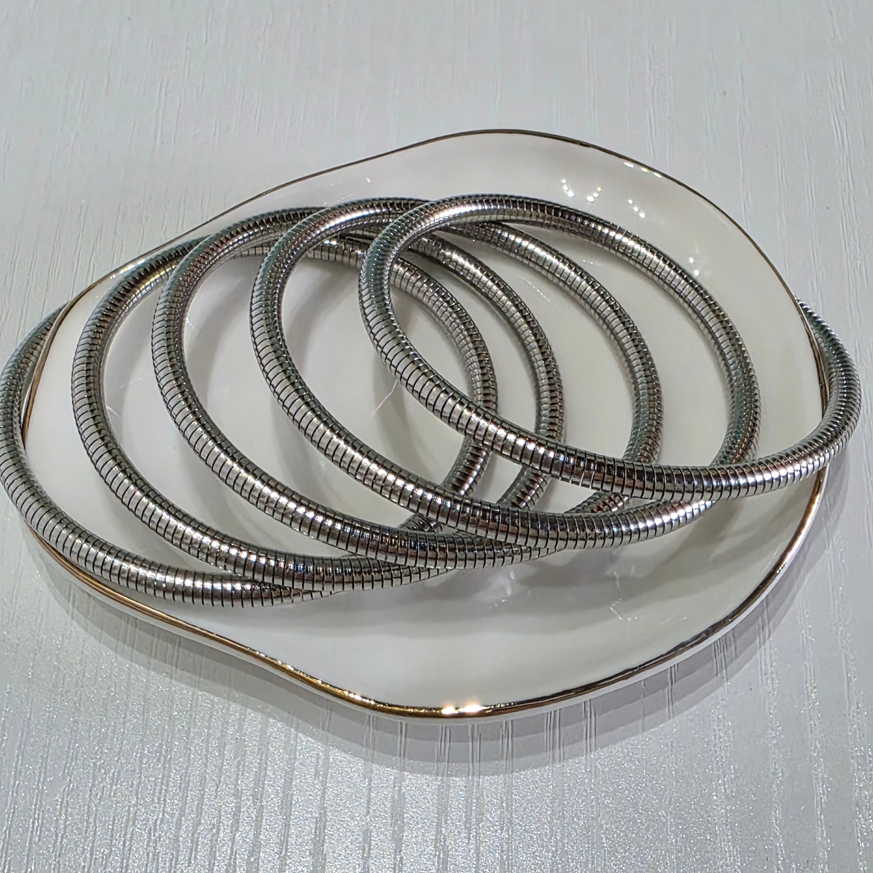 ✨ Pulsera Serpentina Dorada o Plateada – Elegancia Flexible para tu Estilo Diario ✨